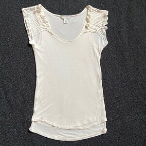🌸 BANANA REPUBLIC WOMENS SIZE XS CREAM CAP SLEEVE TOP